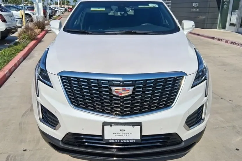 2025 Cadillac XT5 Luxury photo 1