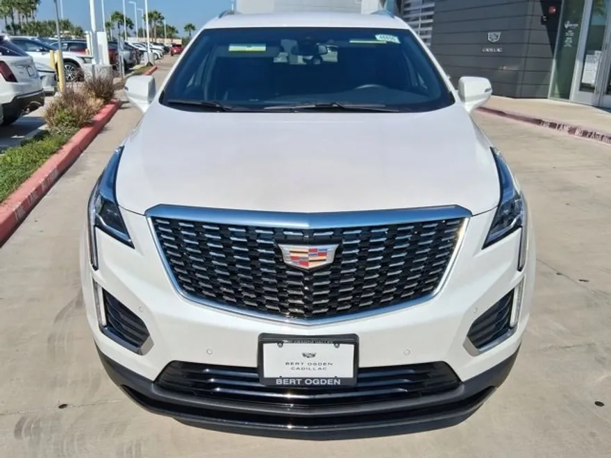 2025 Cadillac XT5 Luxury photo 1