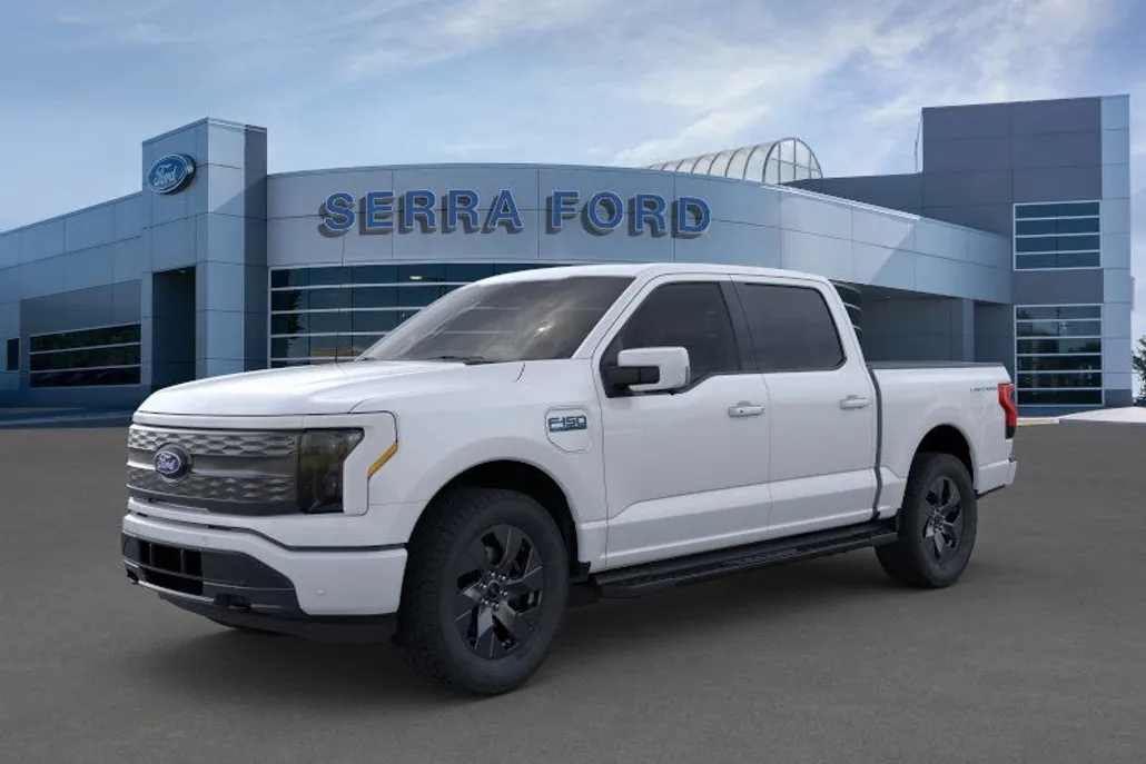 2025 Ford F-150 Lightning Lariat photo 1