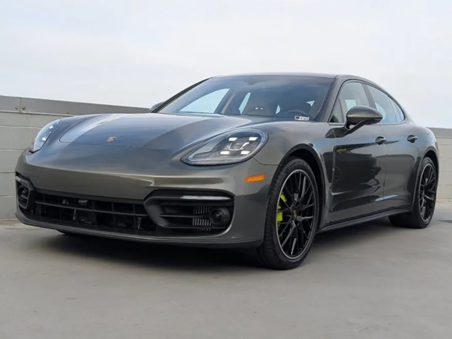 2023 Porsche Panamera Platinum photo 1