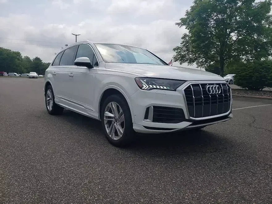 2024 Audi Q7 55 Premium Plus photo 1