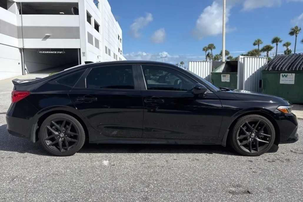 2024 Honda Civic Si photo 1