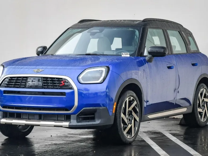 2025 Mini Countryman Signature photo 1