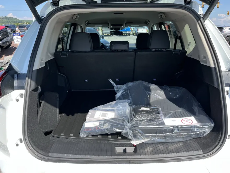 2026 Nissan Rogue SV photo 1
