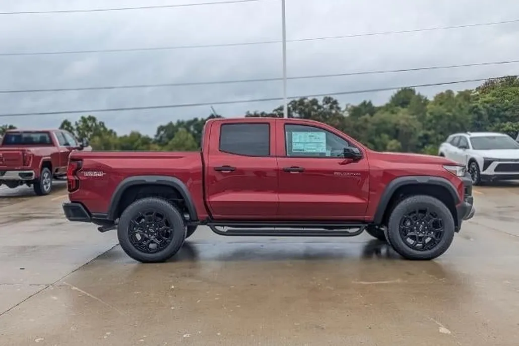 2026 Chevrolet Colorado Trail Boss photo 1