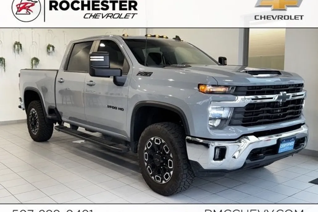 2024 Chevrolet Silverado 3500HD LT photo 1