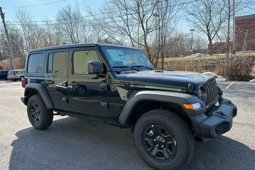 2025 Jeep Wrangler Unlimited Sport photo 1
