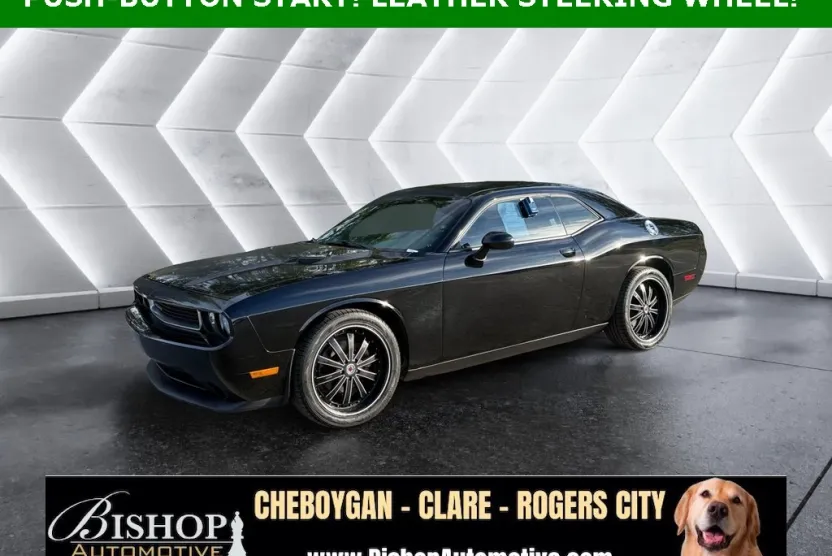 2014 Dodge Challenger SXT photo 1