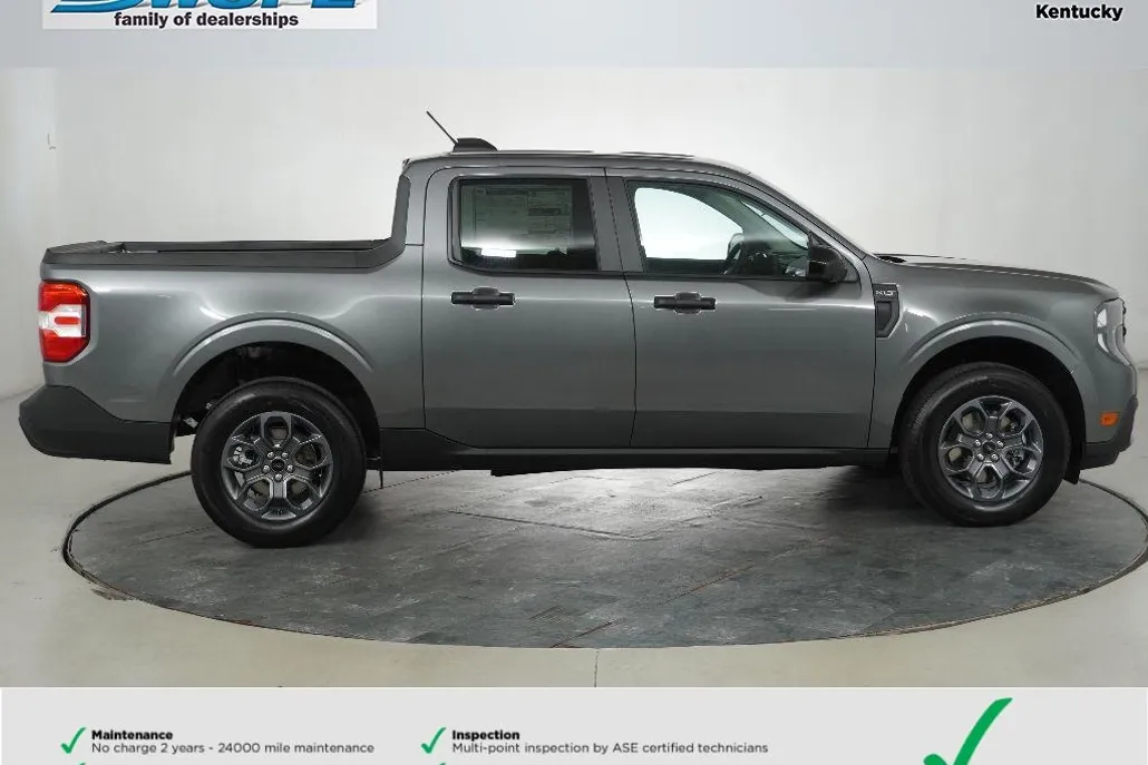 2025 Ford Maverick XLT photo 1
