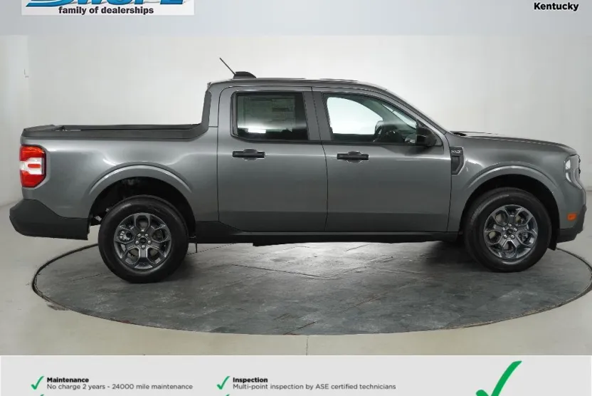 2025 Ford Maverick XLT photo 1