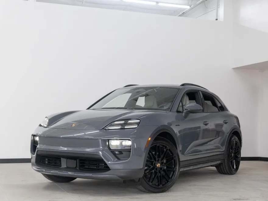 2025 Porsche Macan 4 Electric photo 1