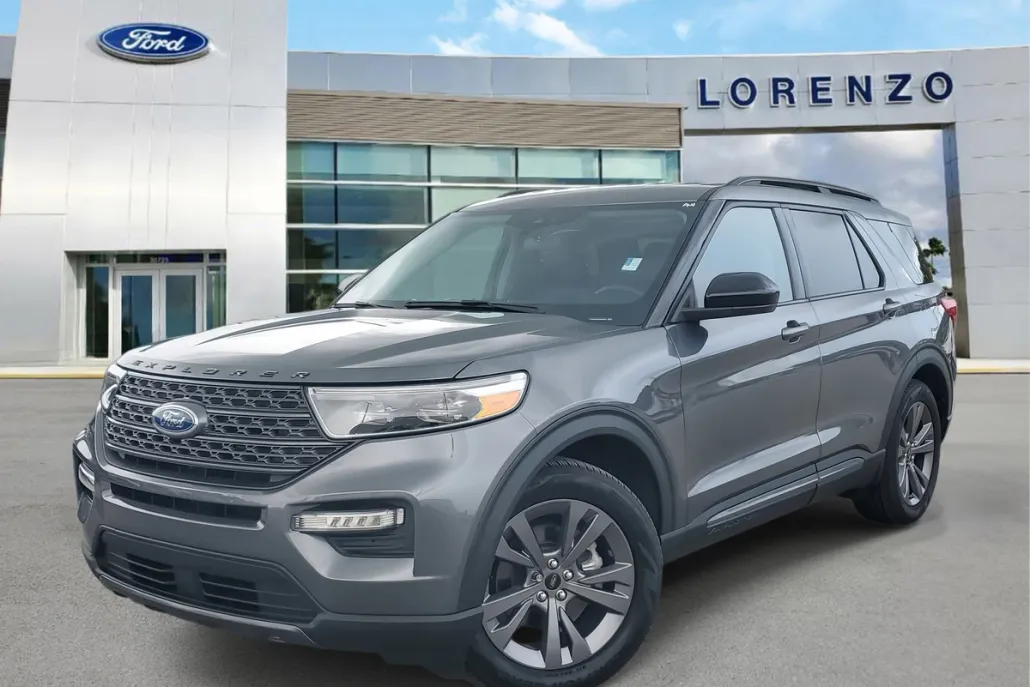 2022 Ford Explorer XLT photo 1