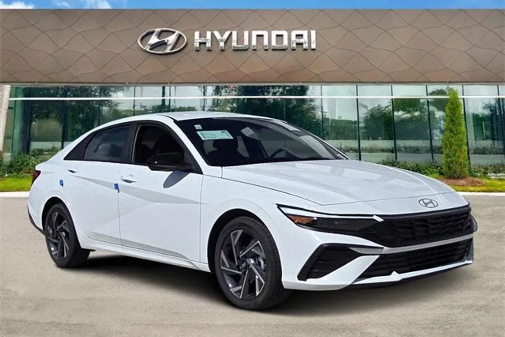 2025 Hyundai Elantra Limited photo 1