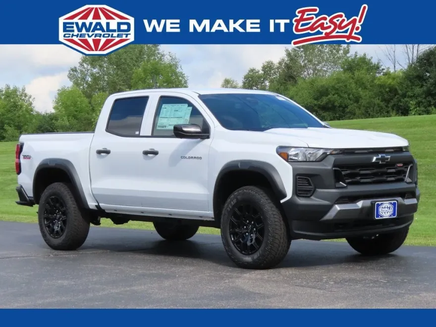 2026 Chevrolet Colorado Trail Boss photo 1