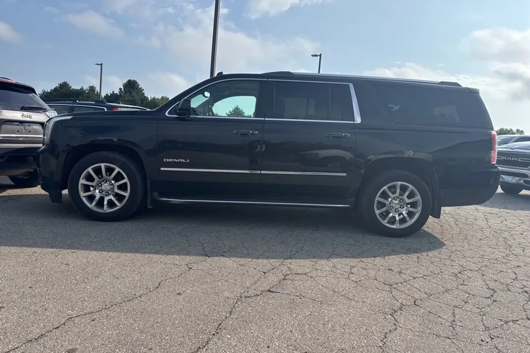 2015 Gmc Yukon XL Denali photo 1