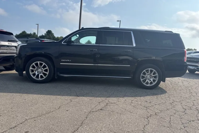 2015 Gmc Yukon XL Denali photo 1