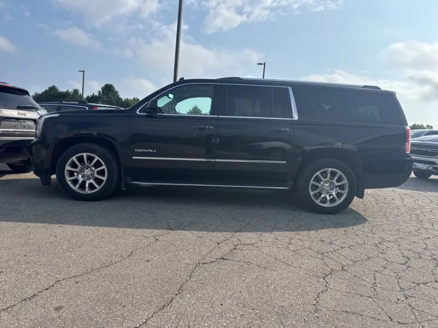 2015 Gmc Yukon XL Denali photo 1