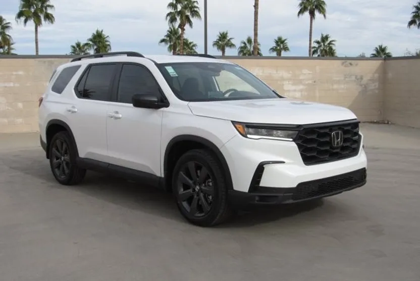 2025 Honda Pilot Sport photo 1