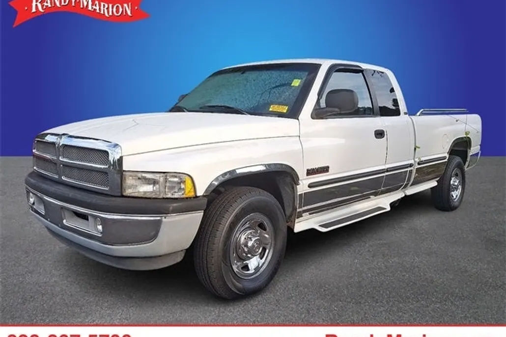 1999 Dodge Ram ST photo 1