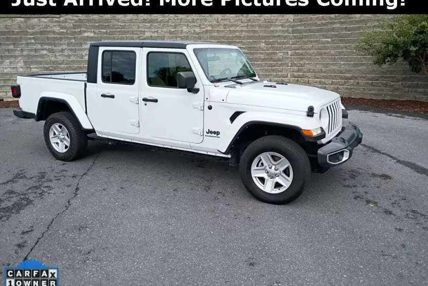 2022 Jeep Gladiator Sport photo 1