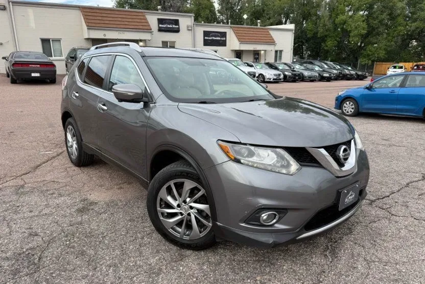 2014 Nissan Rogue SL photo 1