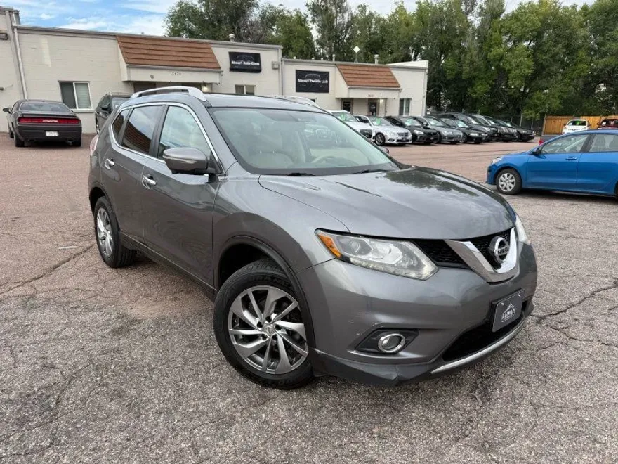 2014 Nissan Rogue SL photo 1