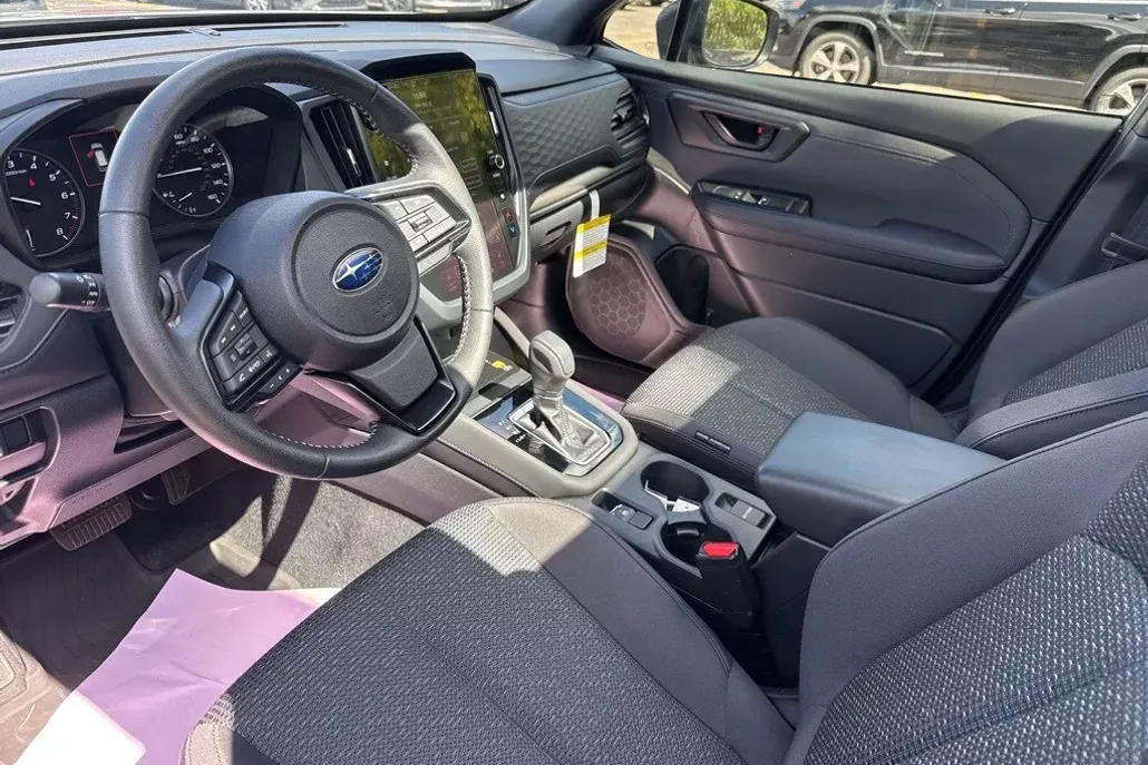 2025 Subaru Forester Premium Base photo 1