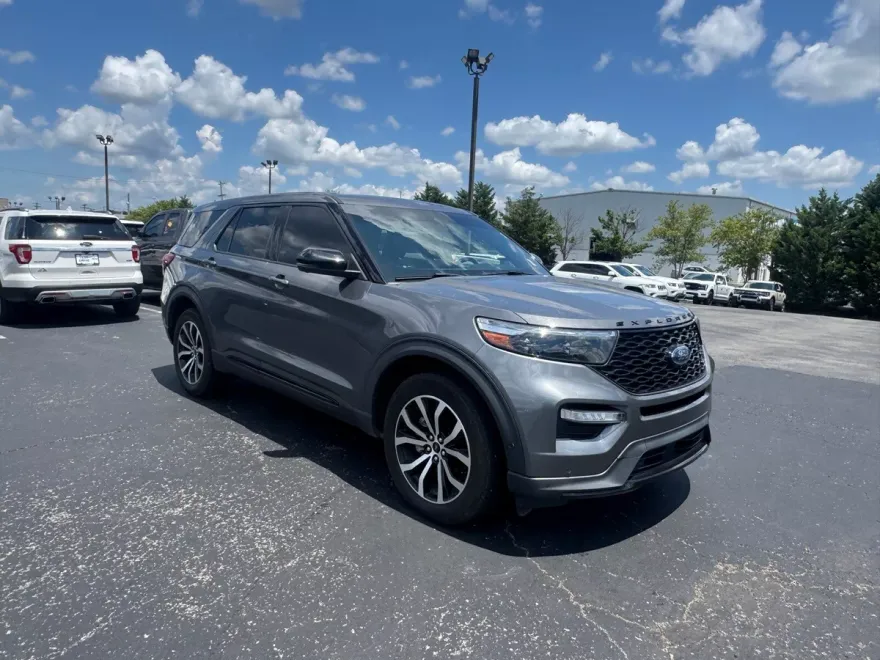 2021 Ford Explorer ST photo 1
