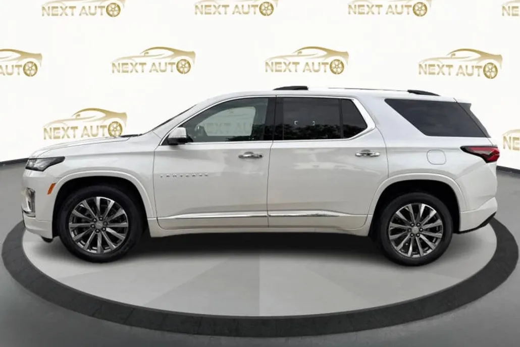 2023 Chevrolet Traverse Premier photo 1