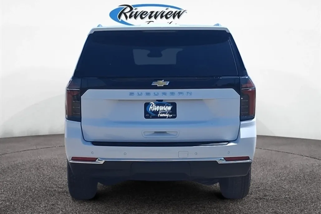2025 Chevrolet Suburban LS photo 1