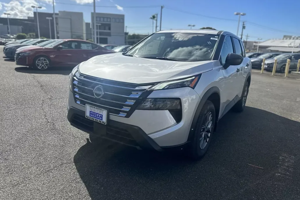 2025 Nissan Rogue S photo 1