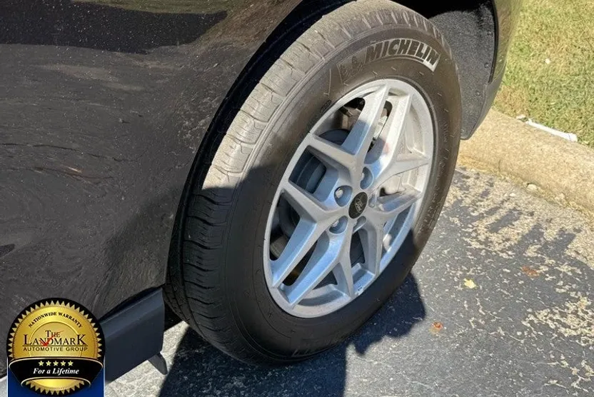 2024 Ford Edge SEL photo 1