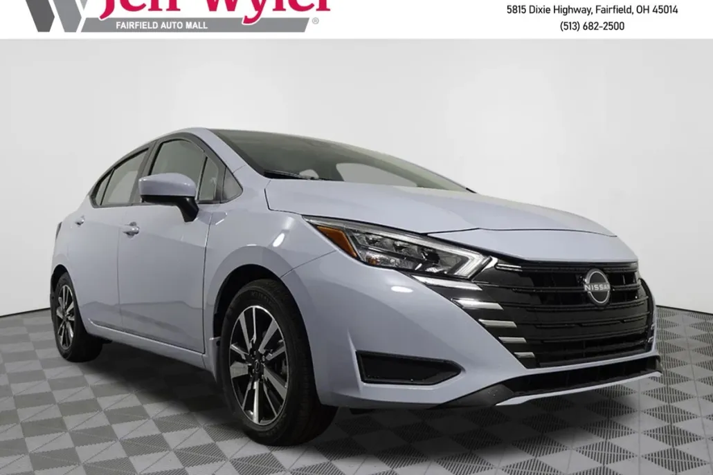 2025 Nissan Versa 1.6 SV photo 1
