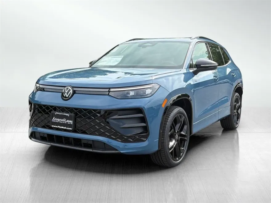 2025 Volkswagen Tiguan SE R-Line Black photo 1