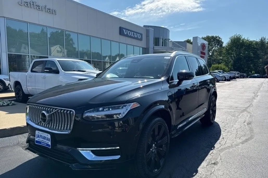 2023 Volvo XC90 Recharge T8 Plus photo 1