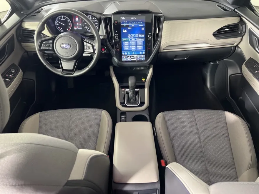 2025 Subaru Forester Premium Base photo 1