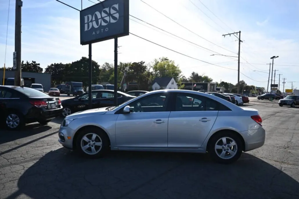2016 Chevrolet Cruze photo 1