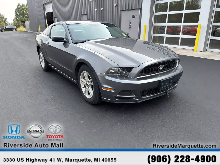 2013 Ford Mustang Base photo 1
