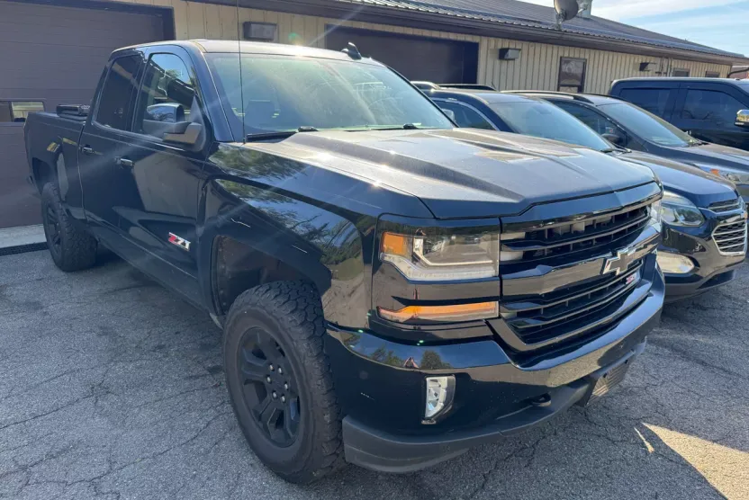 2016 Chevrolet Silverado 1500 LT photo 1