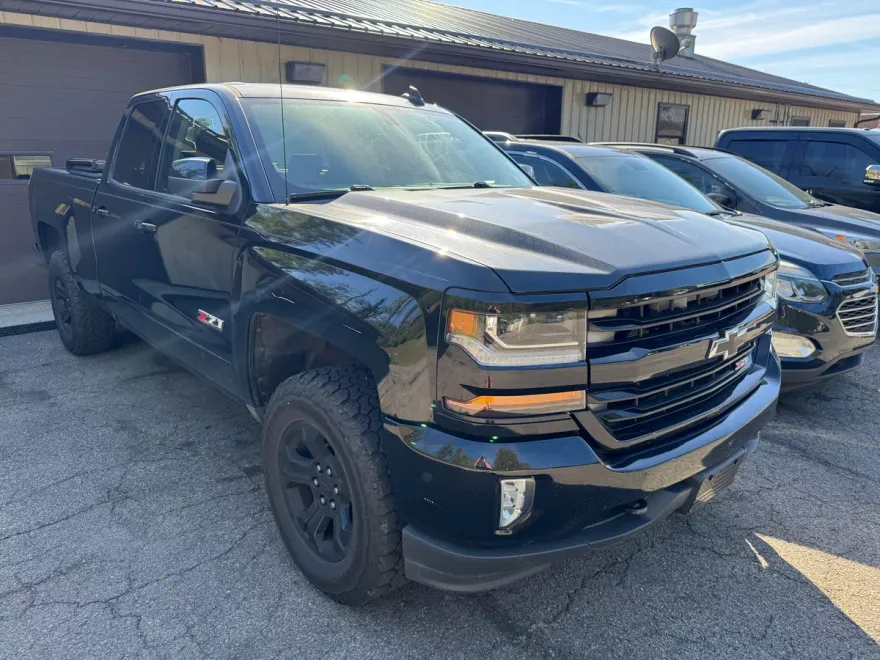 2016 Chevrolet Silverado 1500 LT photo 1