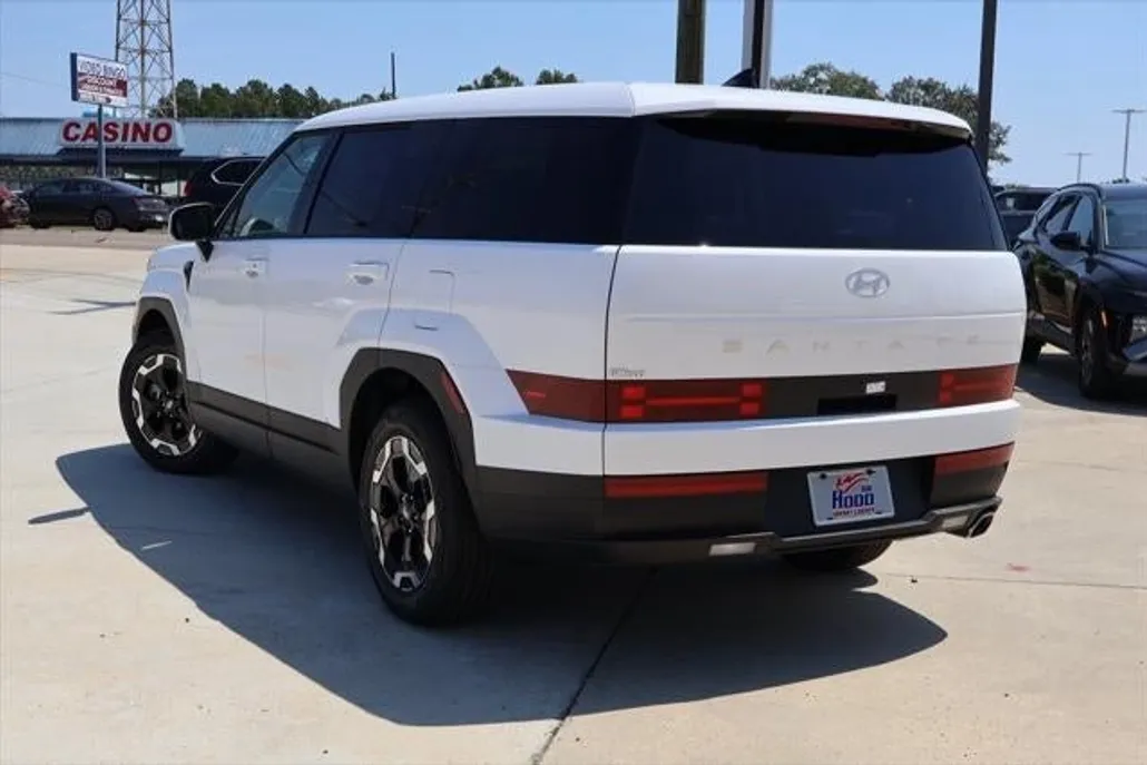 2026 Hyundai Santa Fe SE photo 1