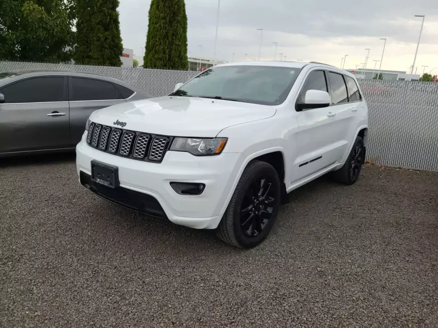 2020 Jeep Grand Cherokee Altitude photo 1