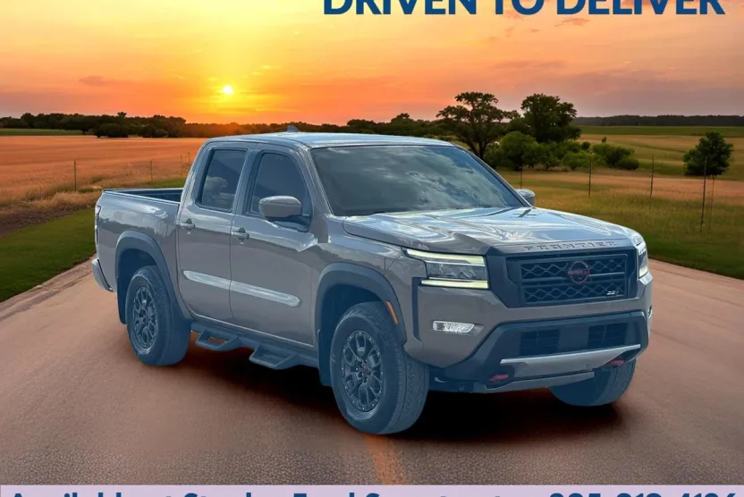 2023 Nissan Frontier PRO-4X photo 1
