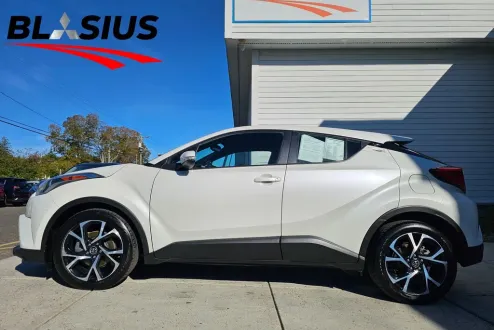 2018 Toyota C-HR XLE photo 3