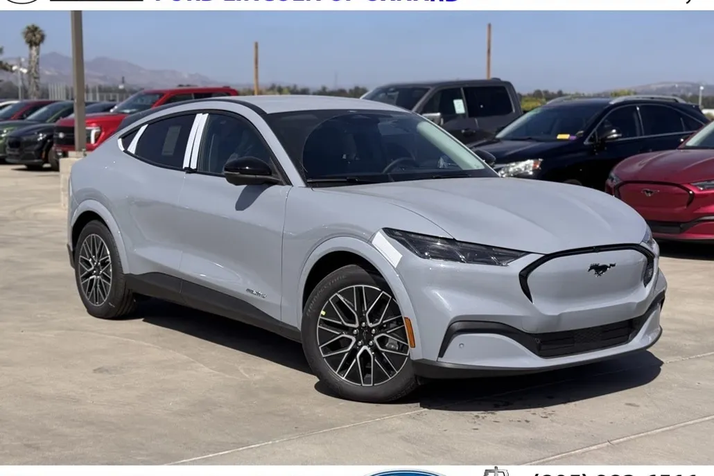 2025 Ford Mustang Mach-E Premium photo 1
