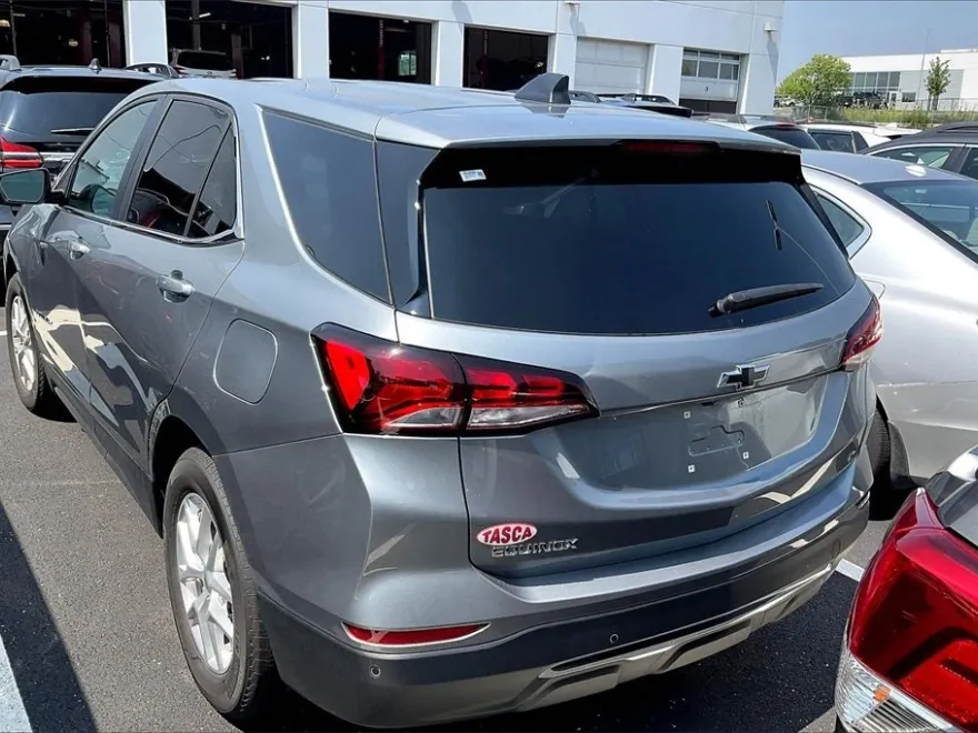2024 Chevrolet Equinox LT photo 1