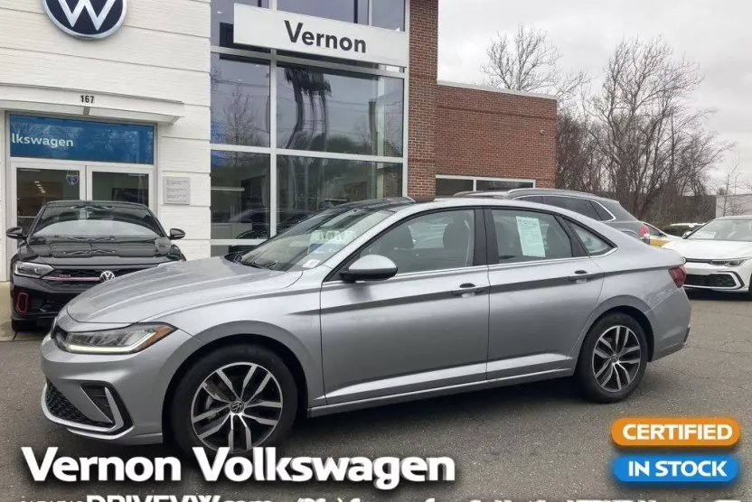 2025 Volkswagen Jetta SE photo 1