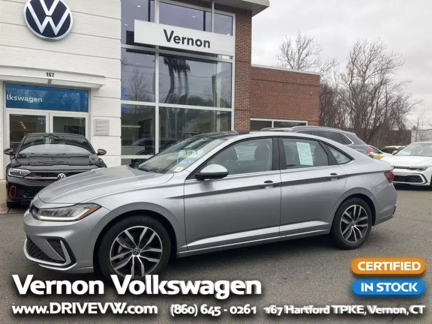 2025 Volkswagen Jetta SE photo 1