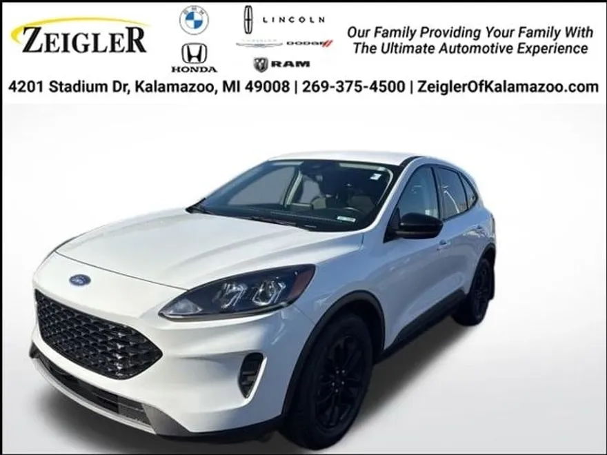 2020 Ford Escape SE Sport Hybrid photo 1
