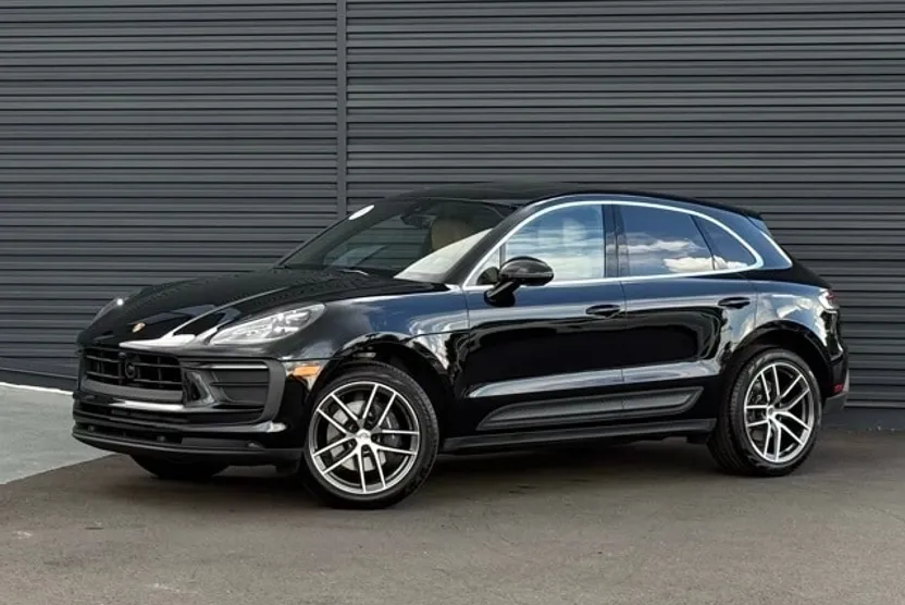 2025 Porsche Macan photo 1